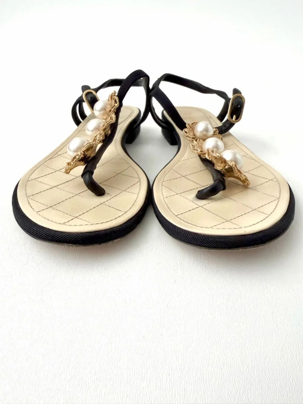 CHANEL | Pearl Camellia Black Grosgrain Thong Sandals CC Logo Slingback EU 37C